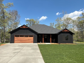 Exterior - Brand New 4 Bedroom Cabin in Breezy Point with Game Room (Pequot Lakes)