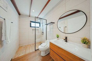 Shower, hair dryer - NEW 2BR1BA w/PrivatePool & Patio in Great Location (Noord)