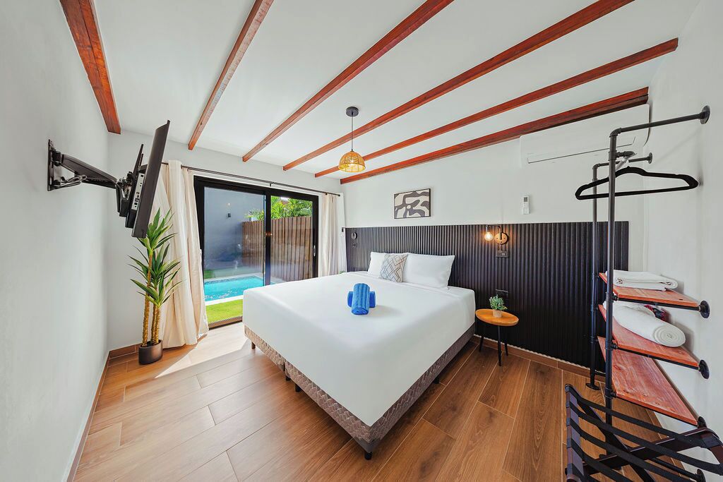 2 bedrooms, iron/ironing board, WiFi