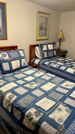 Iron/ironing board, WiFi, bed sheets