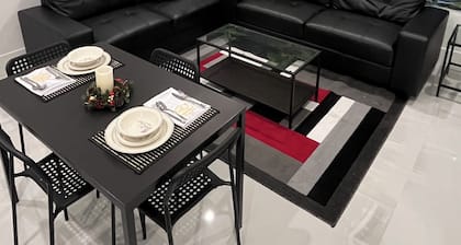 5-Star 1BR Suite | Free Parking & Fast Wi-Fi