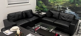 5-Star 1BR Suite | Free Parking & Fast Wi-Fi