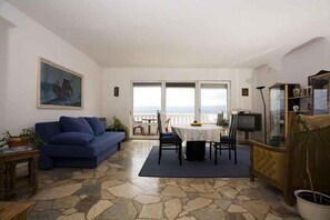 Living area - Holiday apartment with pool (Stanići)
