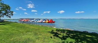 Holiday apartment near the water with air conditioning and Wi-Fi