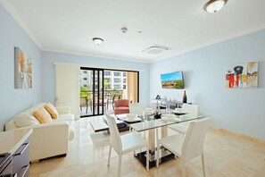 Smart TV - 1BR1BA Condo w/Pool & Resort Amenities @ PalmBeach (Noord)