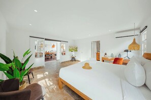 Iron/ironing board, WiFi - Bali-Inspired 7BR Private Oasis Walk to Palm Beach (Noord)