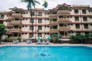 Outdoor pool - Lillywoods Highland Beach Resort (Candolim)