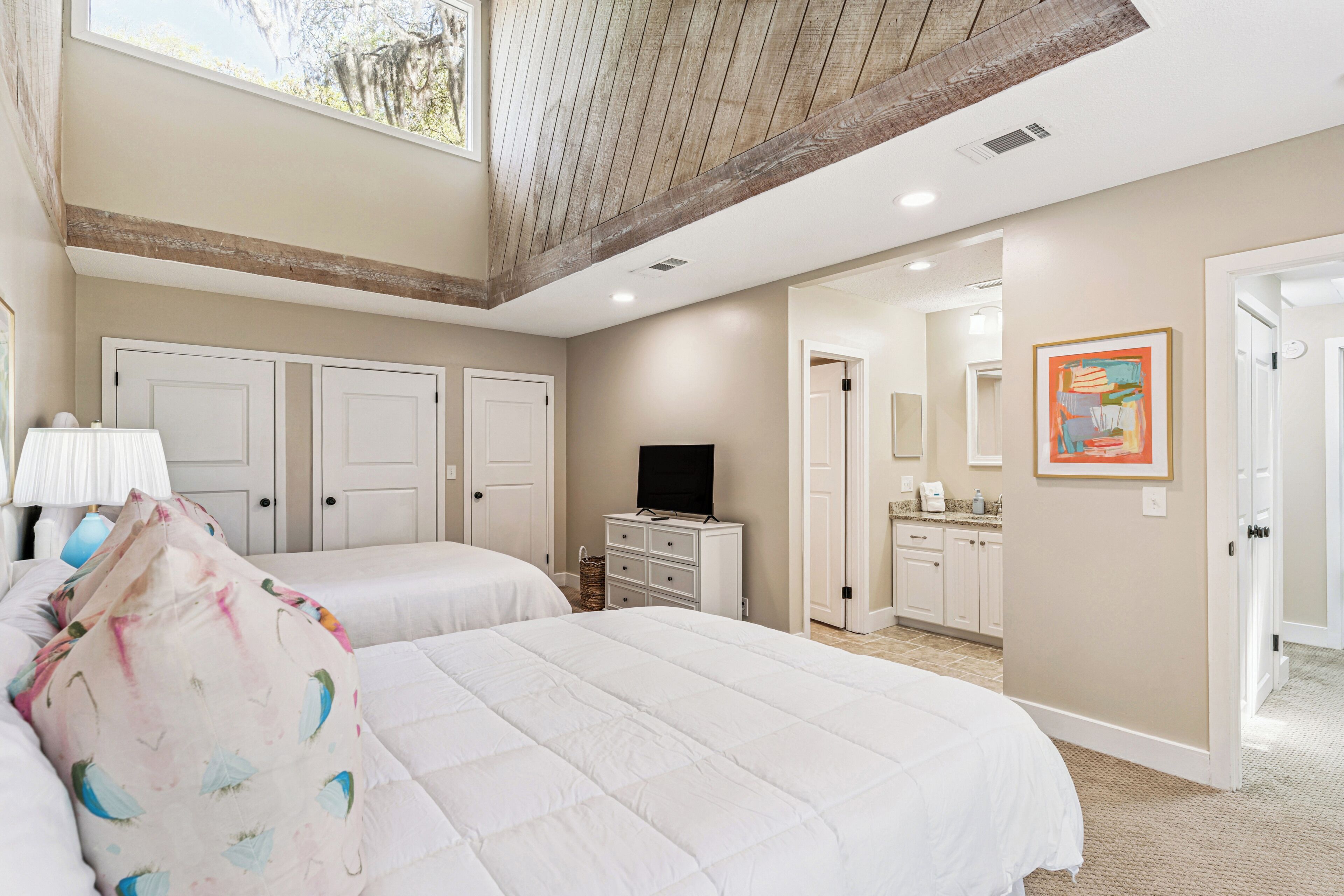 Internet, bed sheets