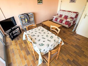 Interior - Les Jardins du Soleil by Interhome (Six Fours)