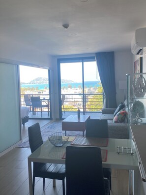 Interior - Bright new apartment with unique sea and city views. (Tambon Patong)