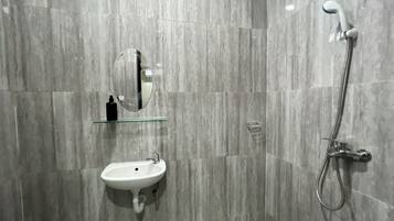 Standard Room | Bilik Mandi