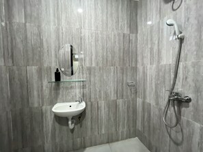 Standard Room | Bilik Mandi