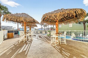 Outdoor dining - Toast At The Coast | Private gated community | Pool | Pet Friendly (Port Aransas)