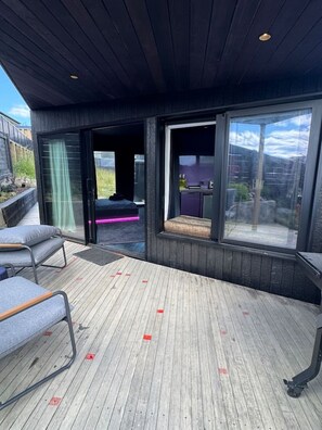 Terrace/patio - Gucci Gorgeous Designer Studio Mountain & Lake views (Wānaka)