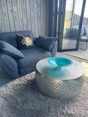 Living area - Blue Moon Apartment-Epic Mountain views Wanaka. (Wānaka)