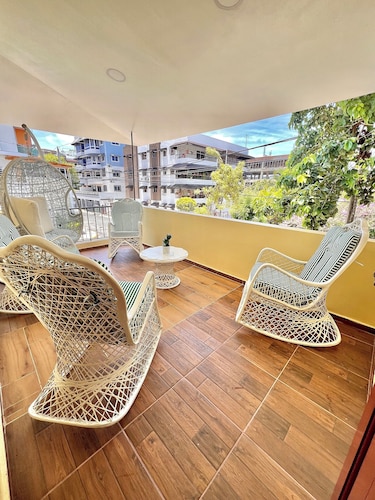 Spacious 6-bedroom house in gorgeous Santo Domingo with AC