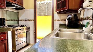 Micro-ondes, four, plaque de cuisson