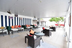 Outdoor dining - Koh Hai Fantasy Resort and Spa (Ko Lanta)