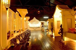 Bar (on property) - Koh Hai Fantasy Resort and Spa (Ko Lanta)