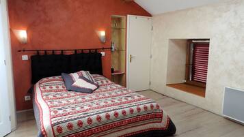 Bügeleisen/Bügelbrett, Reisekinderbett, kostenloses WLAN, Bettwäsche