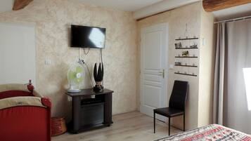 Bügeleisen/Bügelbrett, Reisekinderbett, kostenloses WLAN, Bettwäsche