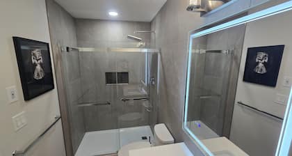 West Edmonton suite - 2 BR- 2 beds - 1 bath basement unit