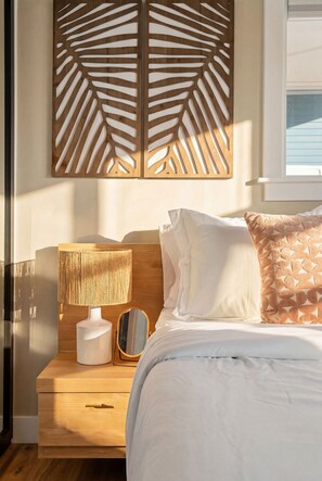2 bedrooms, iron/ironing board, travel cot, free WiFi - Hillcrest Wabi Cottage. Private Spa Soak (San Diego)