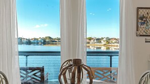 House (4 Bedrooms) | Interior - Emerald Villa by Avantstay Lakefront + Communal Pool + Balcony Views + Near the Beach (Destin)