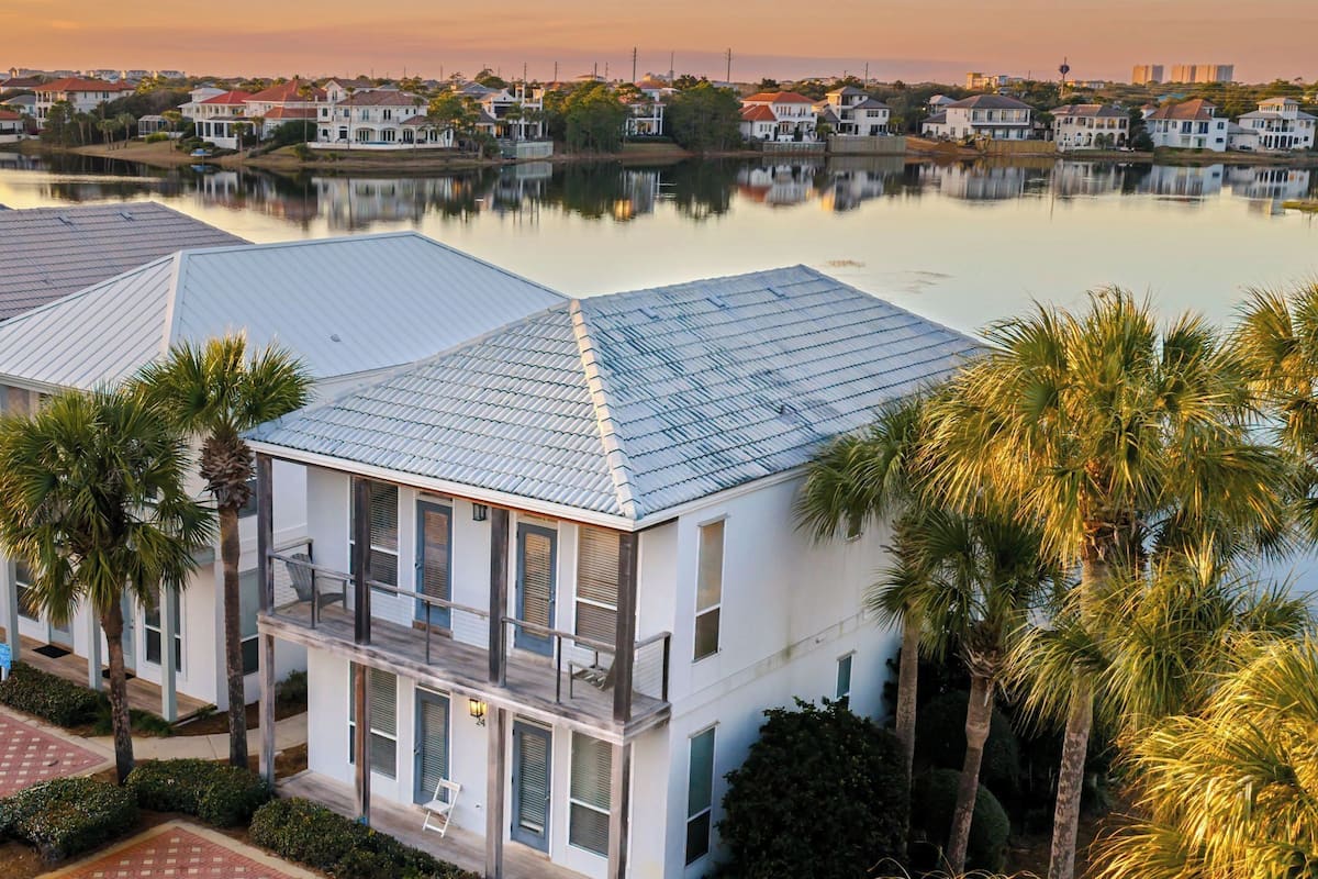 House (4 Bedrooms) | Front of property