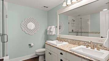 Apartment (2 Bedrooms) | Bathroom