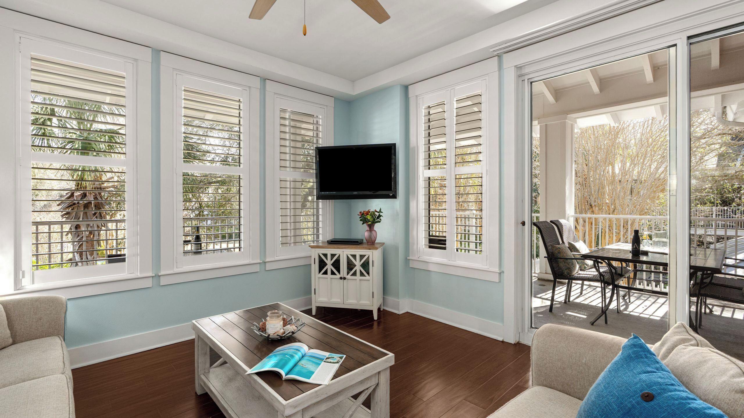 المنشأة من الداخل