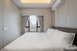 Studio Deluxe, balcon, vue sur le fleuve | Coffre-fort, fer et planche à repasser, accès au Wi-Fi (inclus)