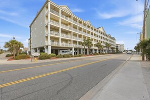 Exterior - Family Friendly 5BD-OceanView-Pool/Hottub-Sleeps 14 (North Myrtle Beach)