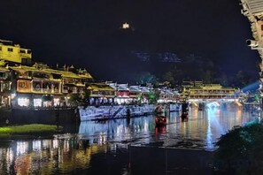 Unclassified image, 5 of 43, button - Phoenix Suiyu Riverview Homestay (North Gate Chenglou Branch) (Fenghuang)