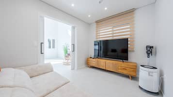 Basic Room, 2 Bedrooms (Gyeongpo Geugot (Private Pool Villa)) | 2 bedrooms, WiFi (free)