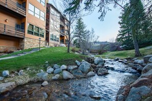 Exterior - NEW- Monthly Rates For Spring/Summer/Fall - Peaceful Spot Along a Creek (Steamboat Springs)