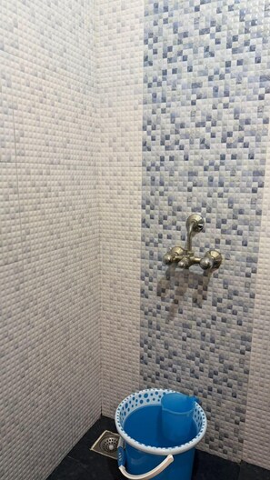 Shower, towels