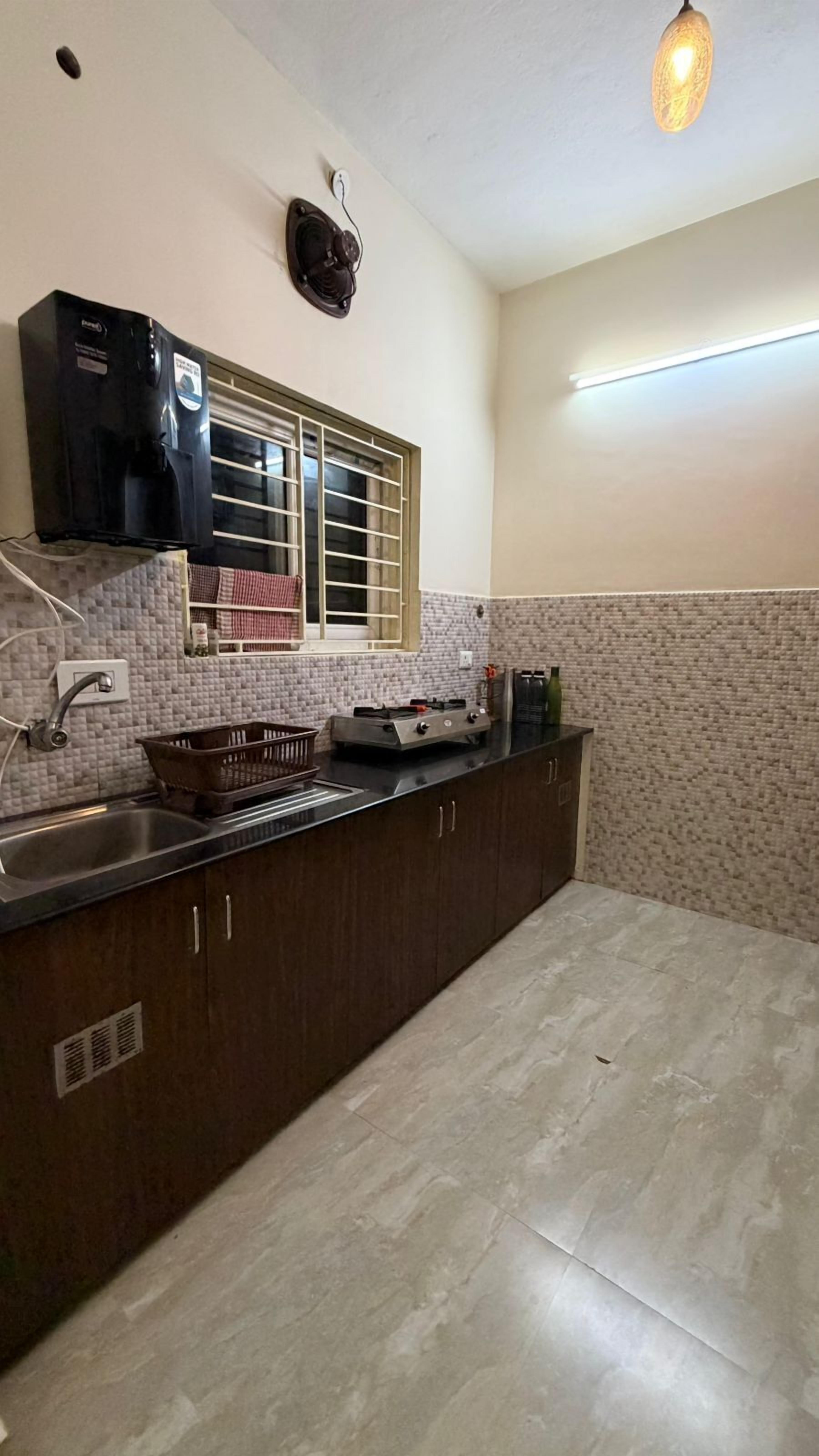 Fridge, microwave, stovetop, electric kettle