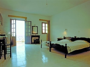 Room - Glaros Studios (Karpathos)