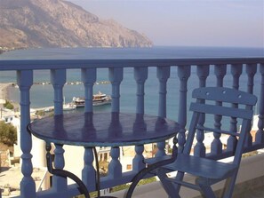 Outdoor dining - Glaros Studios (Karpathos)