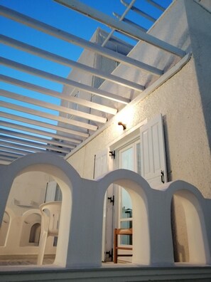 Exterior detail - Dilino AND Annex Building (Santorini)