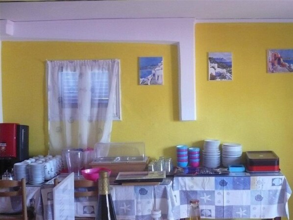 Dining - Dilino AND Annex Building (Santorini)