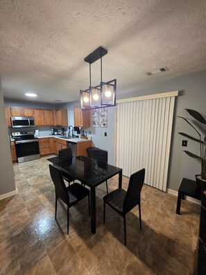 Dining - Charming 3-bedroom townhome in Jonesboro (Jonesboro)