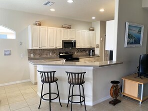 Fridge, microwave, oven, stovetop - Rotonda West Oasis – Pool, Golf & Trails (Rotonda West)