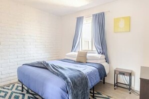 Room - 2Bed Condo Close to Westgate King Bed Full Kitchen (Glendale)