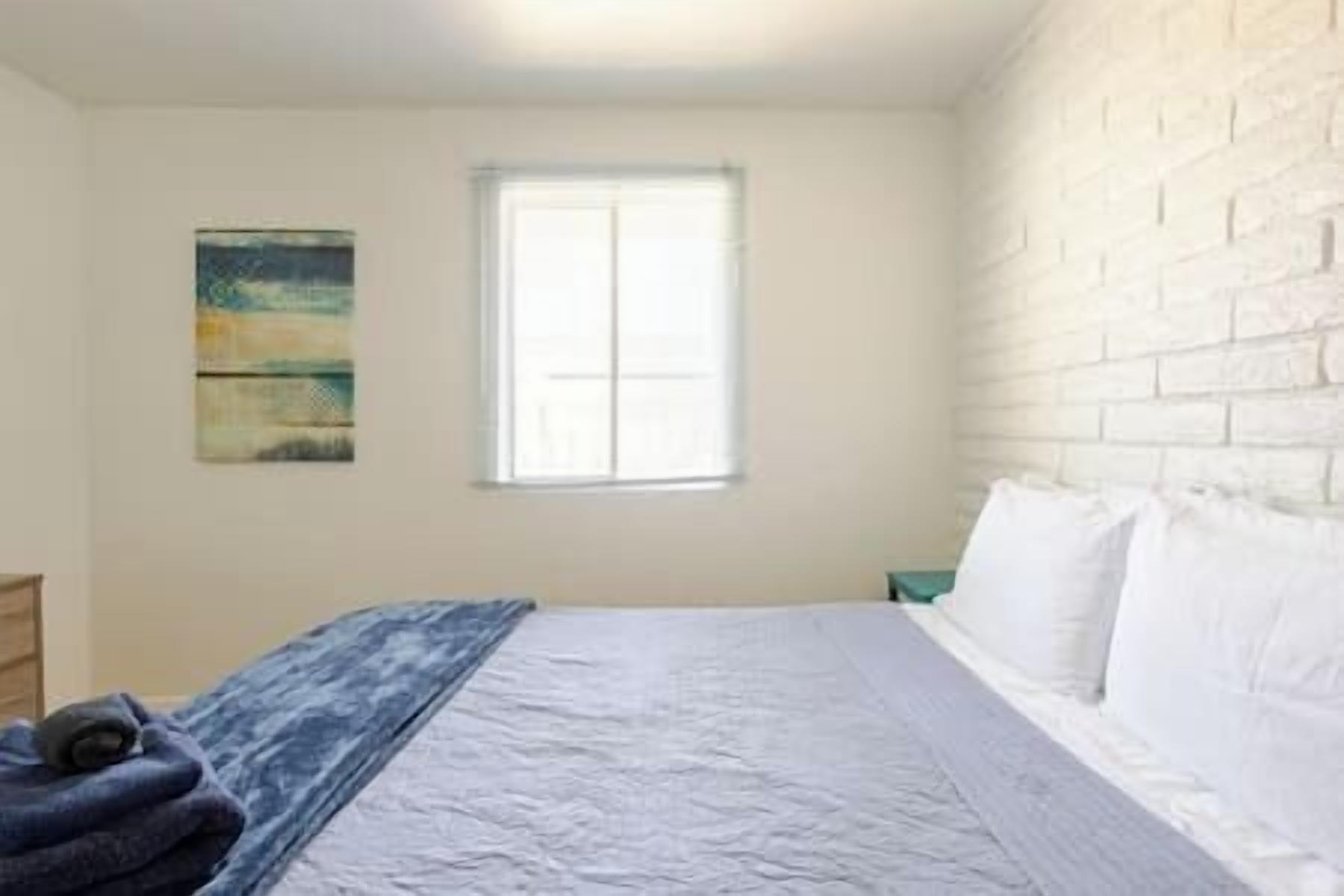 Iron/ironing board, free WiFi, bed sheets, wheelchair access