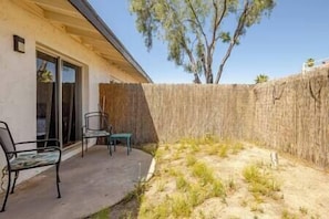 Terrace/patio - 2Bed Condo Near Westgate King Bed Full Kitchen (Glendale)