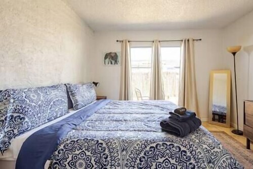 2Bed Condo Near Westgate King Bed Full Kitchen