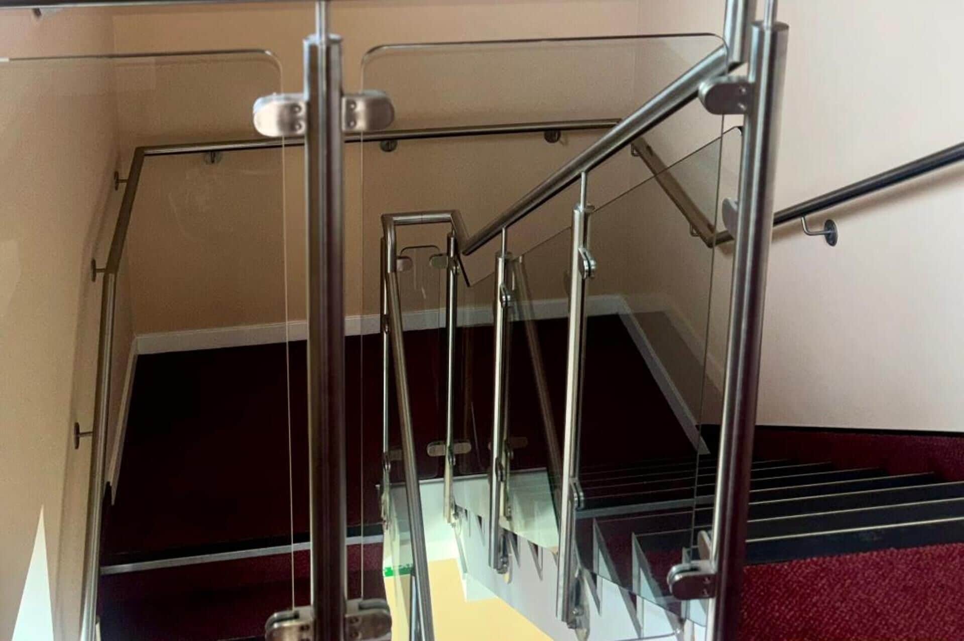 المنشأة من الداخل