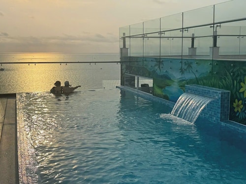 โซลาโร โรงแรม & สปา  